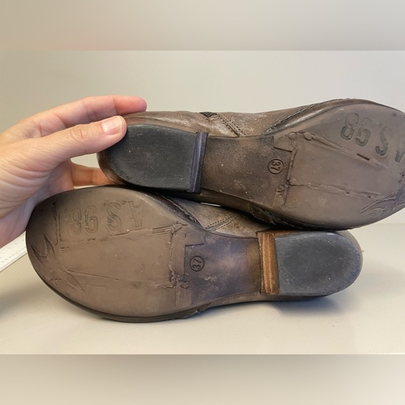 A.S. 98 Airstep Italian leather short 1" heeled tan w buckle short bootie s 6.5 - Picture 7 of 9